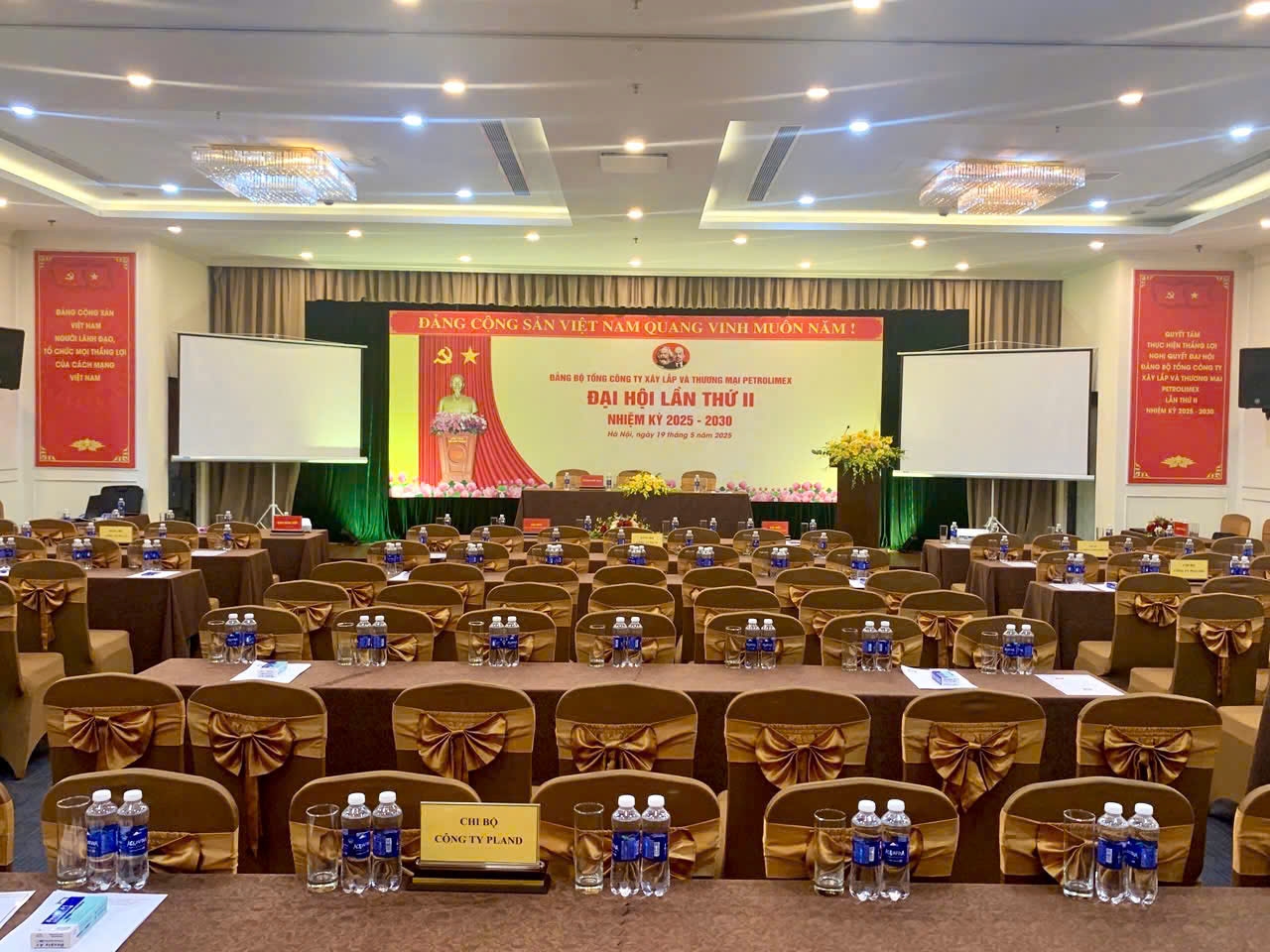 Không Gian Hội Trường Chuyên Nghiệp Cho Mọi Sự Kiện Tại Cầu Giấy Hotel