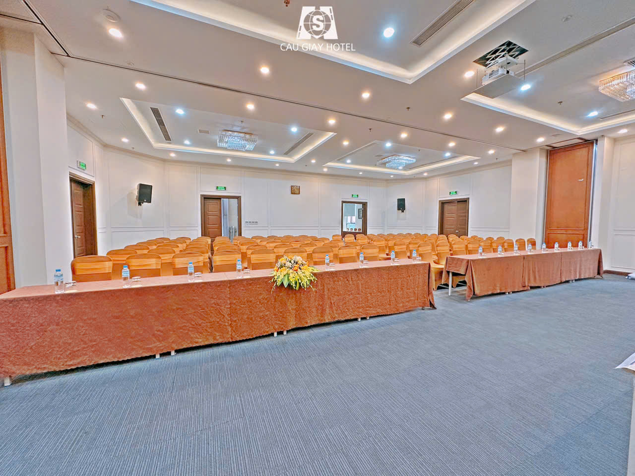 KHÔNG GIAN HỘI THẢO CHUYÊN NGHIỆP TẠI CẦU GIẤY HOTEL